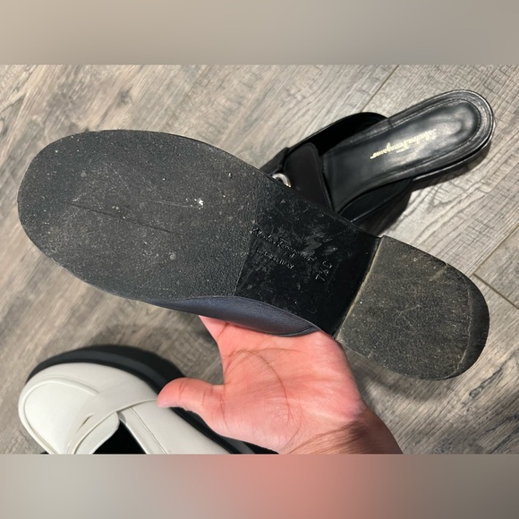 Salvatore Ferragamo loafers. - Picture 6 of 8